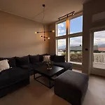 דירה Modern Apartment, Large Terrace Free Parking And Wallbox