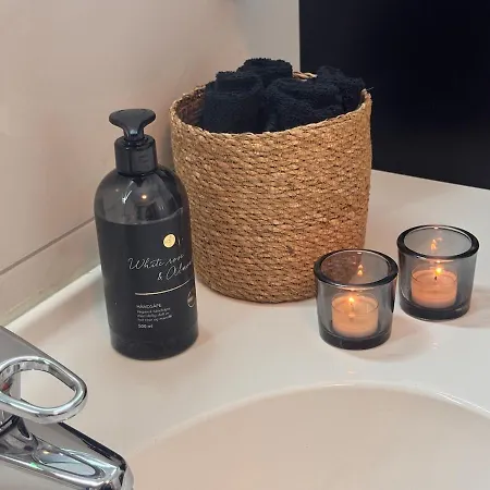 Modern Apartment, Large Terrace Free Parking And Wallbox Ytterland