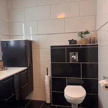 Modern Apartment, Large Terrace Free Parking And Wallbox شقة Ytterland