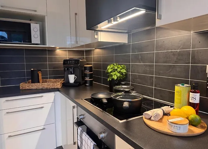 Modern Apartment, Large Terrace Free Parking And Wallbox Διαμέρισμα *