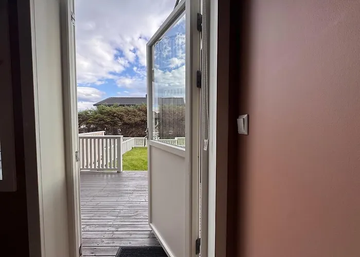 Appartement Modern Apartment, Large Terrace Free Parking And Wallbox Ytterland